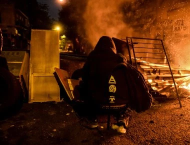 Οι πρώτες εικόνες από τα Εξάρχεια μετά τα επεισόδια για τον Α.Γρηγορόπουλο (φωτο)